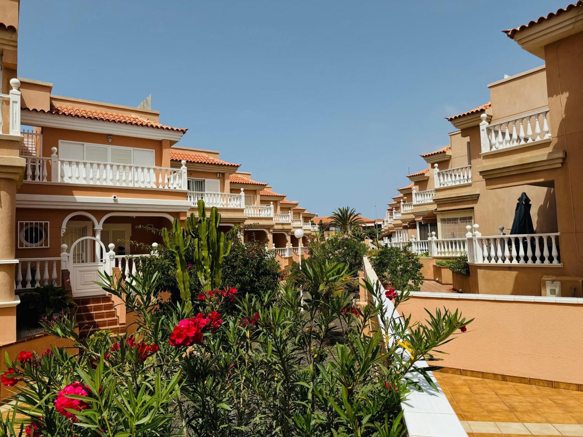 Hugo'S Holiday Apartment In Costa Del Silencio Arona (Tenerife) Exterior foto